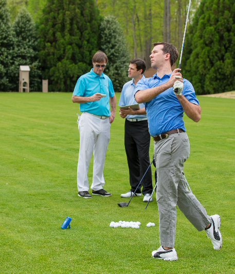 professeur de golf avec l'ES12